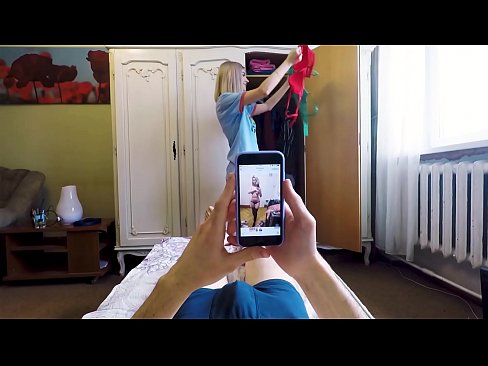 ❤️ Üvey kızkardeş, anne eve gelmeden önce kardeşi boşalmak yaptı Anal video bizde ❌️