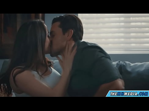 ❤️ İyi bir busty anne ile romantik seks Anal video bizde ❌️