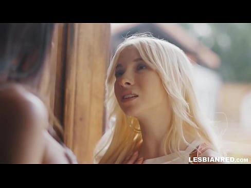 ❤️ Kız birkaç ay sonra eve gelir ve üvey annesinin amını yemeye başlar Anal video bizde ❌️